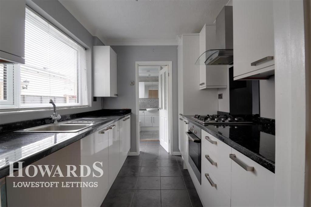 Queens Road, Lowestoft 3 bed terraced house £825 pcm (£190 pw)