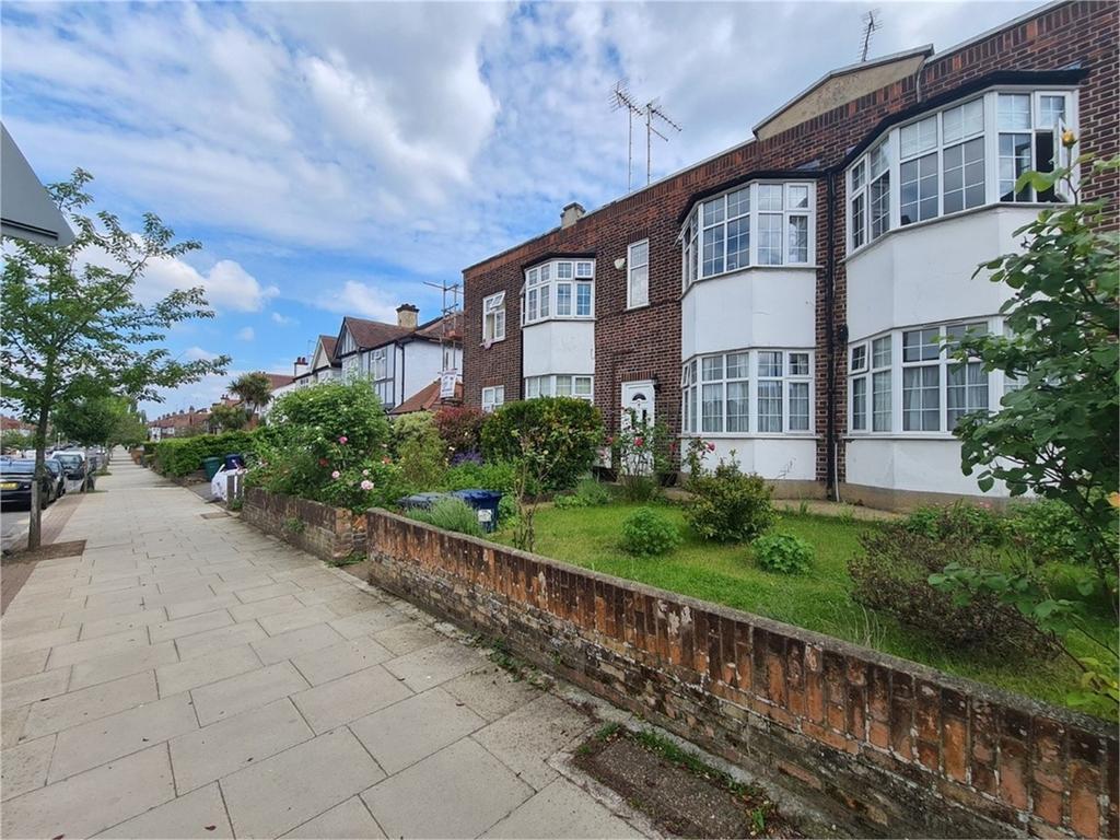 Creighton Avenue, East Finchley, N2 2 bed flat £1,630 pcm (£376 pw)