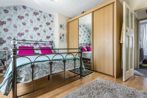 8 Richmond Road, Swindon, SN2 1LZ
