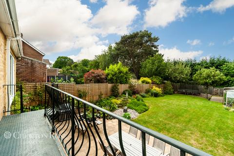 2 Asher Drive, Ascot, SL5 8LJ