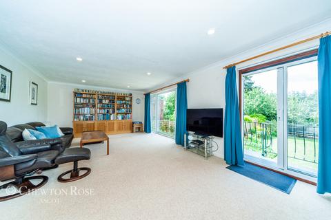 2 Asher Drive, Ascot, SL5 8LJ