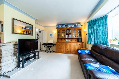 2 Asher Drive, Ascot, SL5 8LJ