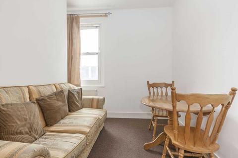 2 bedroom apartment to rent, Market Road, Caledonian Road, N7