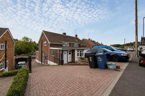5 bedroom semi-detached house to rent, Mayhew Crescent, Hp13