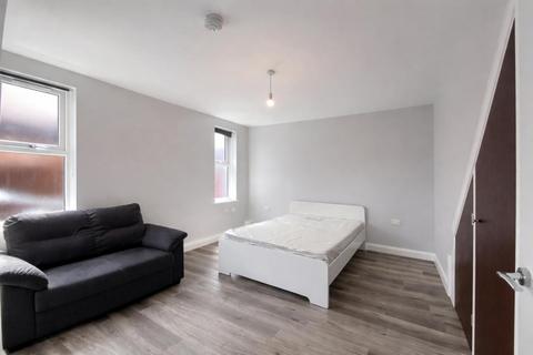 1 bedroom flat to rent, Abecromby Avenue,
