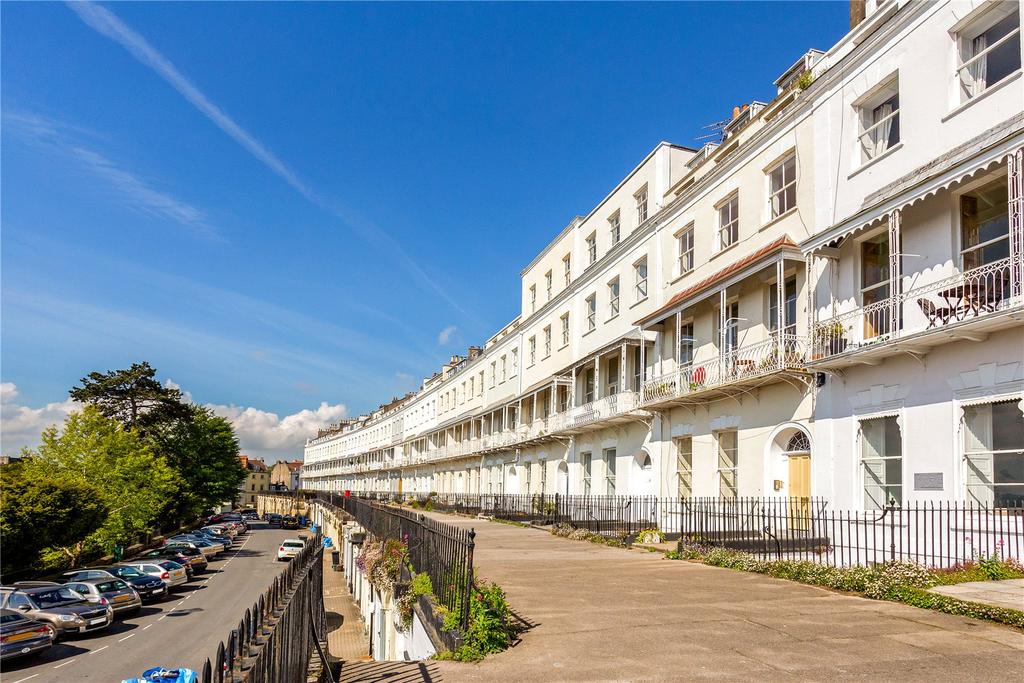 Royal York Crescent, Bristol, BS8 2 bed apartment £495,000