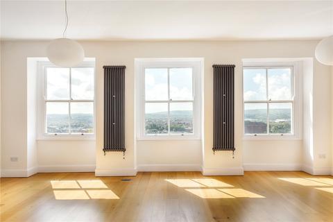 Second Floor Flat, 21 Royal York Crescent, Bristol, BS8 4JX