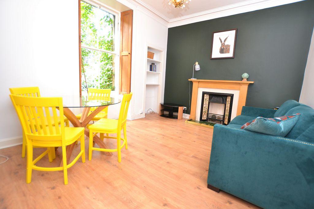 Canon Street, Edinburgh, EH3 5HE 2 bed flat £850 pcm (£196 pw)