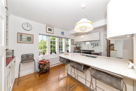 37 Barrow Road, Cambridge, CB2 8AR
