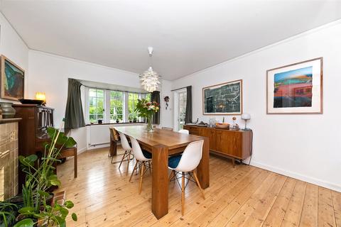 37 Barrow Road, Cambridge, CB2 8AR