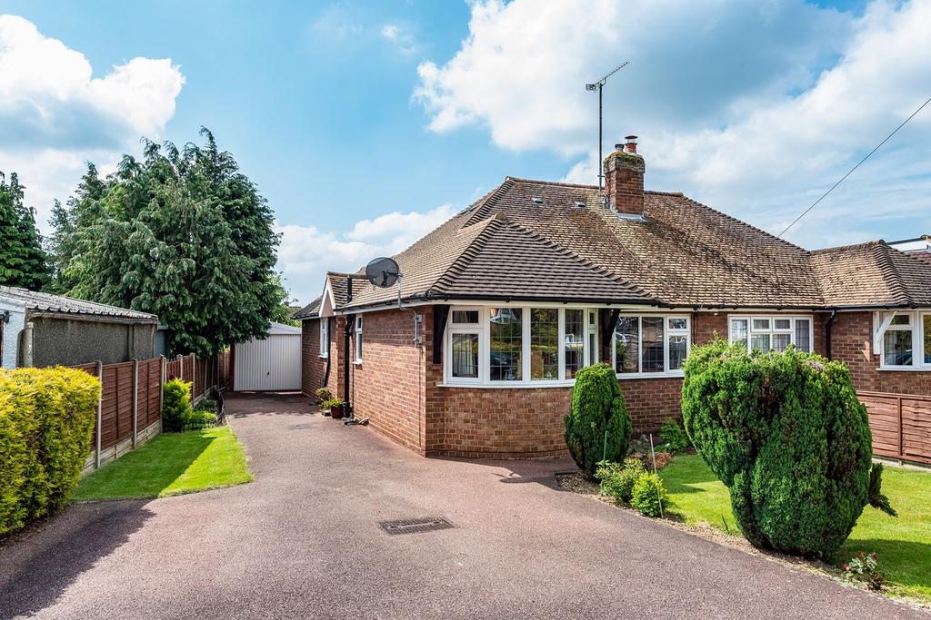 Frensham Drive, Hitchin, SG4 2 bed bungalow £425,000