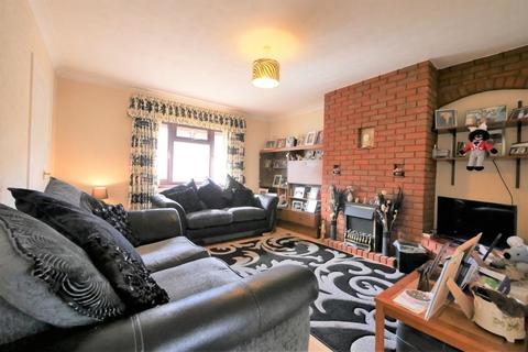 8 Moore Road, Ipswich, IP1 6NP