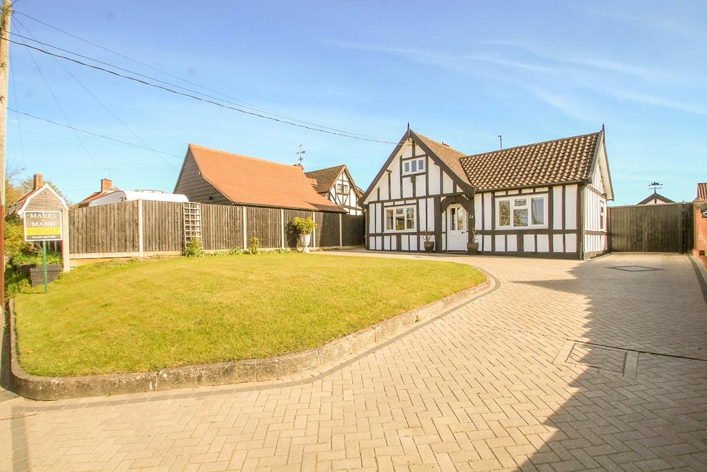 Needham Road, Stowmarket, IP14 3 bed chalet for sale £375,000
