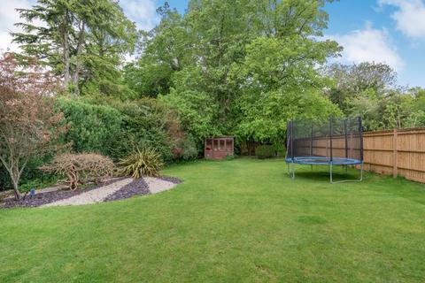 5 Cherry Orchard, Ashtead, KT21 1HS
