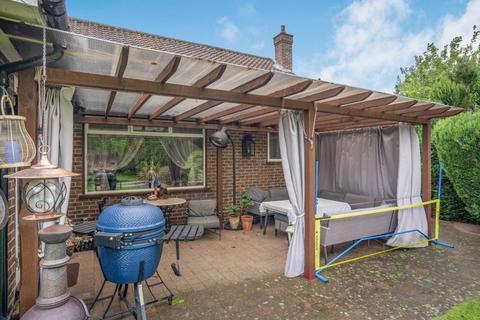 5 Cherry Orchard, Ashtead, KT21 1HS