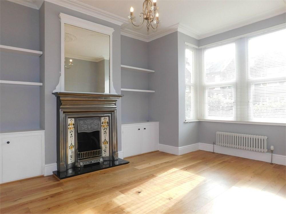 Murray Road, Ealing, London, W5 2 bed £1,400 pcm (£323 pw)