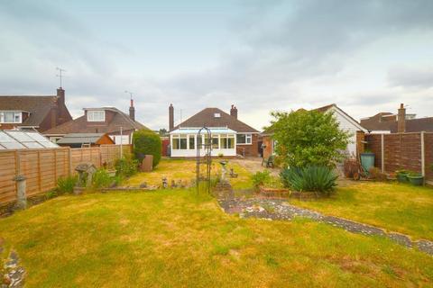 3 bedroom detached bungalow to rent, Birdsfoot Lane, Luton, Bedfordshire, LU3 2DG