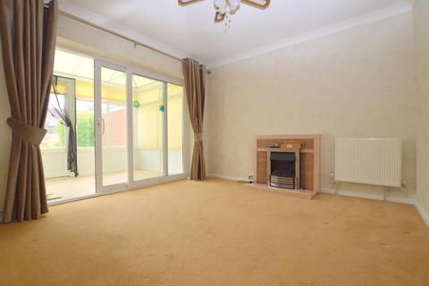 3 bedroom detached bungalow to rent, Birdsfoot Lane, Luton, Bedfordshire, LU3 2DG