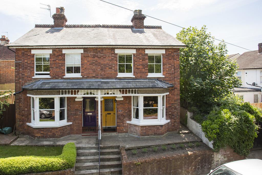 Dorking Road, Tunbridge Wells 3 bed semidetached house £550,000