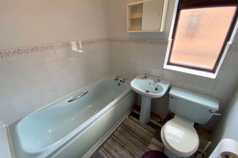 8 Applewood Drive, Gonerby Hill Foot, Grantham, NG31 8QN