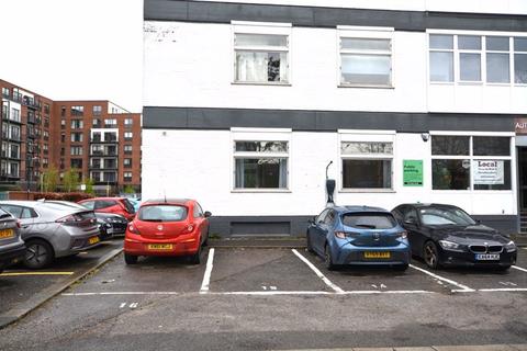 Office to rent, Central Slough