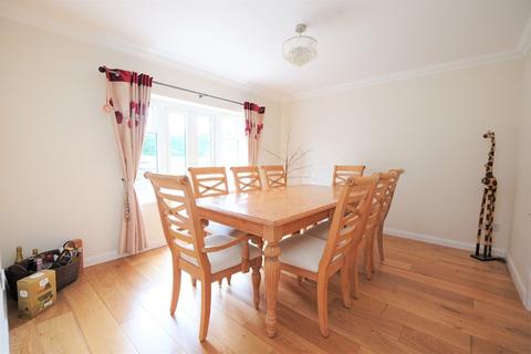 5 Brookmead Close, Orpington, BR5 2BB