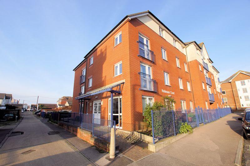 Robinson Court, Beach Road... 2 bed retirement property - £219,995