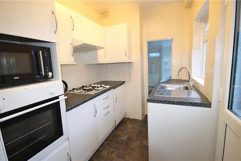 2 bedroom semi-detached house to rent, Broad Street, Wood Street Village, Guildford, GU3