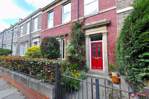 5 bedroom terraced house to rent, Denmark Street, Gateshead