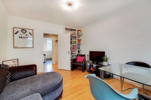 2 bedroom flat for sale, Collinson Street, London SE1