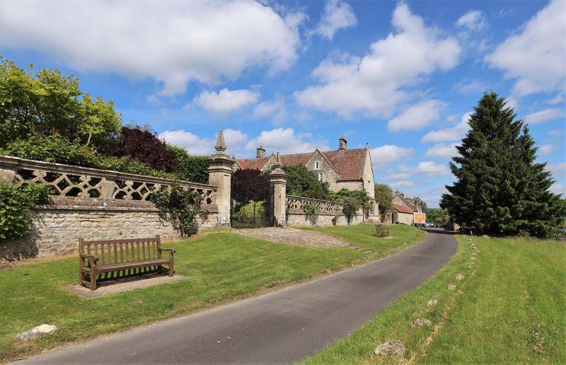 Lane to cottage