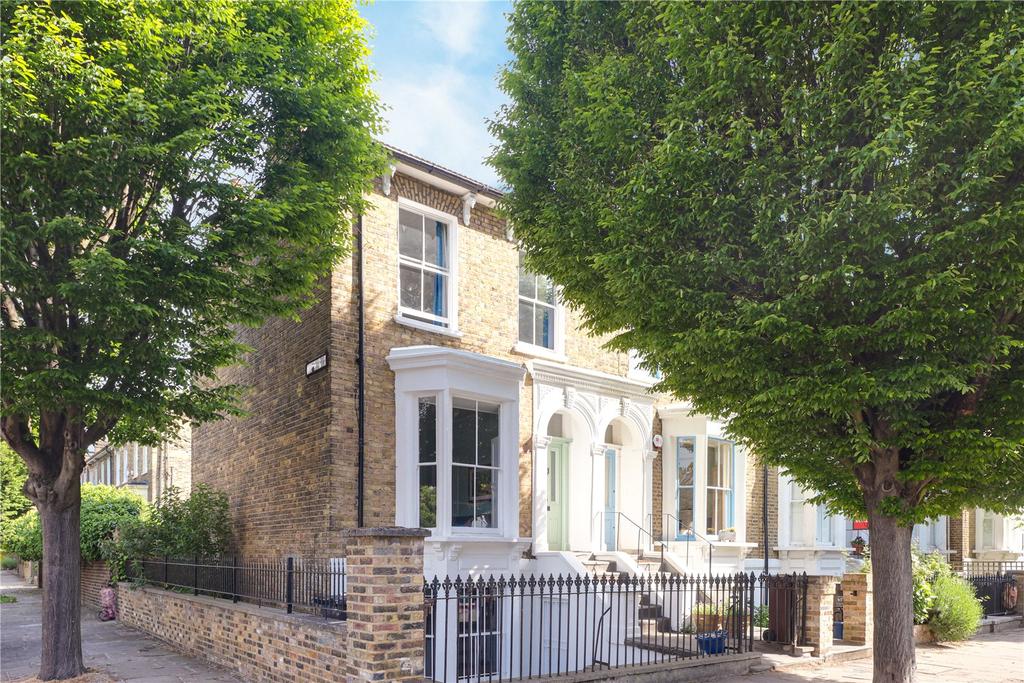 Penshurst Road, South Hackney, London, E9 3 bed end of terrace house