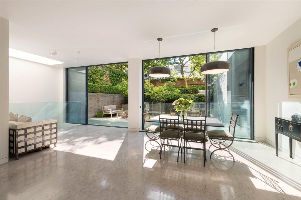 Breakfast Room