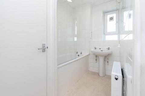 4 bedroom maisonette to rent, Trelawney Estate, Paragon Road, London, E9