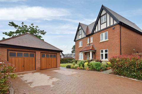 6 bedroom detached house to rent, Rutland Close, Taplow, Maidenhead, Berkshire, SL6