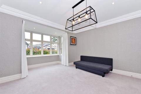 6 bedroom detached house to rent, Rutland Close, Taplow, Maidenhead, Berkshire, SL6