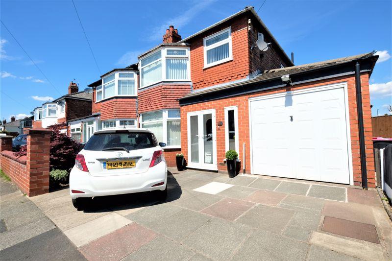 Kingsway, Swinton, Manchester 3 bed semidetached house £240,000