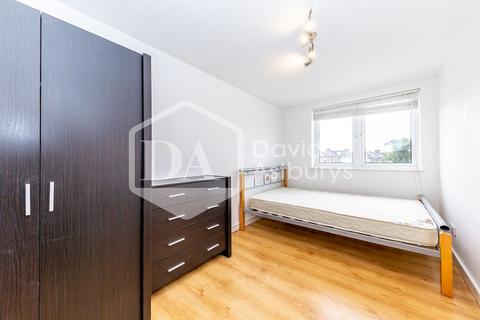 4 bedroom apartment to rent, Criterion Mews, Archway, London