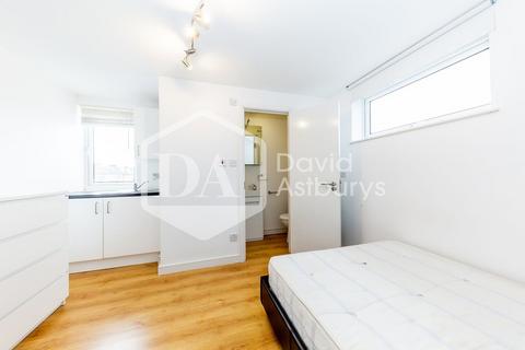 4 bedroom apartment to rent, Criterion Mews, Archway, London
