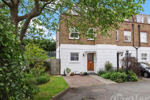 1 View Crescent, London, N8 8RW
