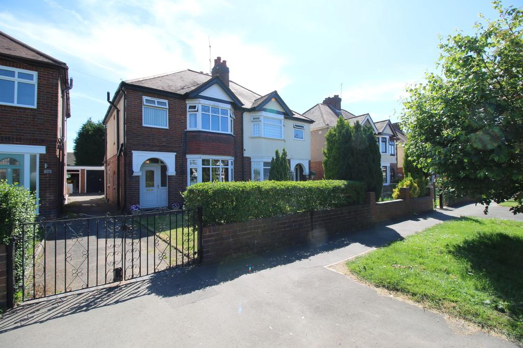 Newdigate Road, Bedworth 3 bed semidetached house £220,000