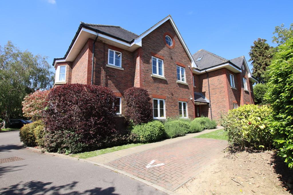 Church Lane, Eastergate 2 bed apartment £895 pcm (£207 pw)