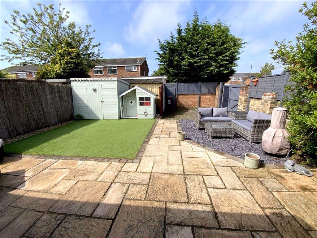 Fairview Avenue, Cleethorpes, North East Lincolnshire 3 bed semidetached house £170,000