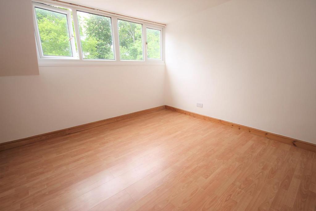 Bedroom 2 (1st Floor)