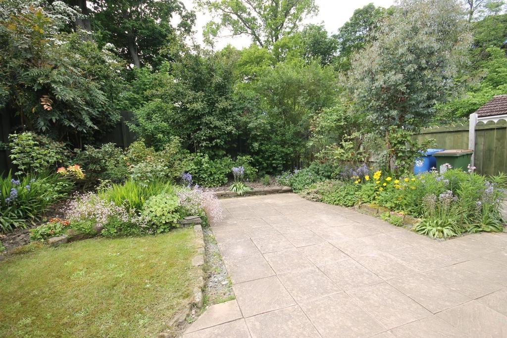 Woodley Grove, Ormesby, Middlesbrough 3 bed semidetached house £165,000