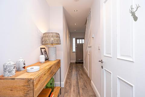 107 Centre Drive, Epping, CM16 4JD