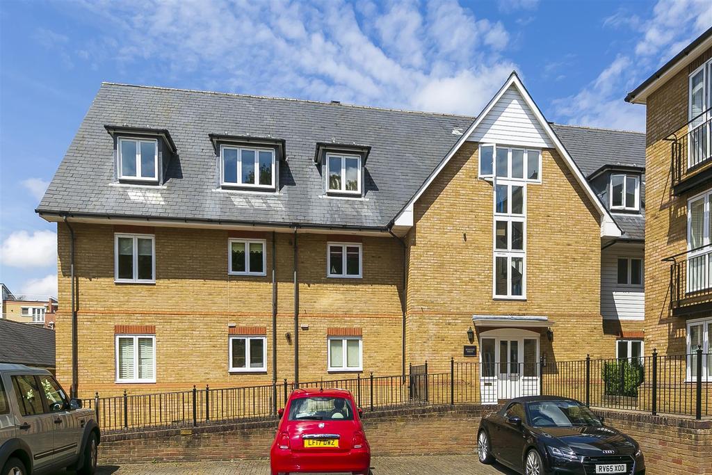 Manor Road, Teddington 2 bed flat £695,000