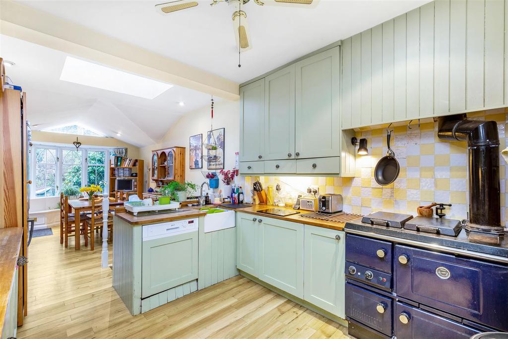 Percival Road, East Sheen, SW14 5 bed semidetached house £1,750,000