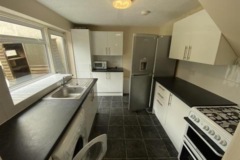 4 bedroom house to rent - Bishops Rise, Hatfield