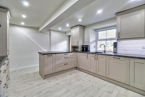 18 Albert Place, Horsforth, Leeds, LS18 5AE